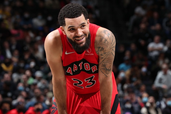 火箭遭重创！范弗利特前交叉韧带撕裂赛季报销，争冠前景蒙上阴影